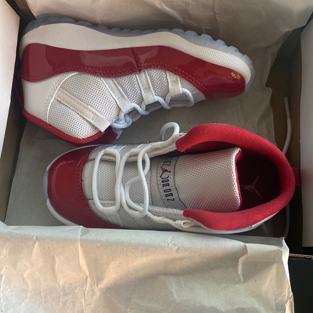 Jordan 11s